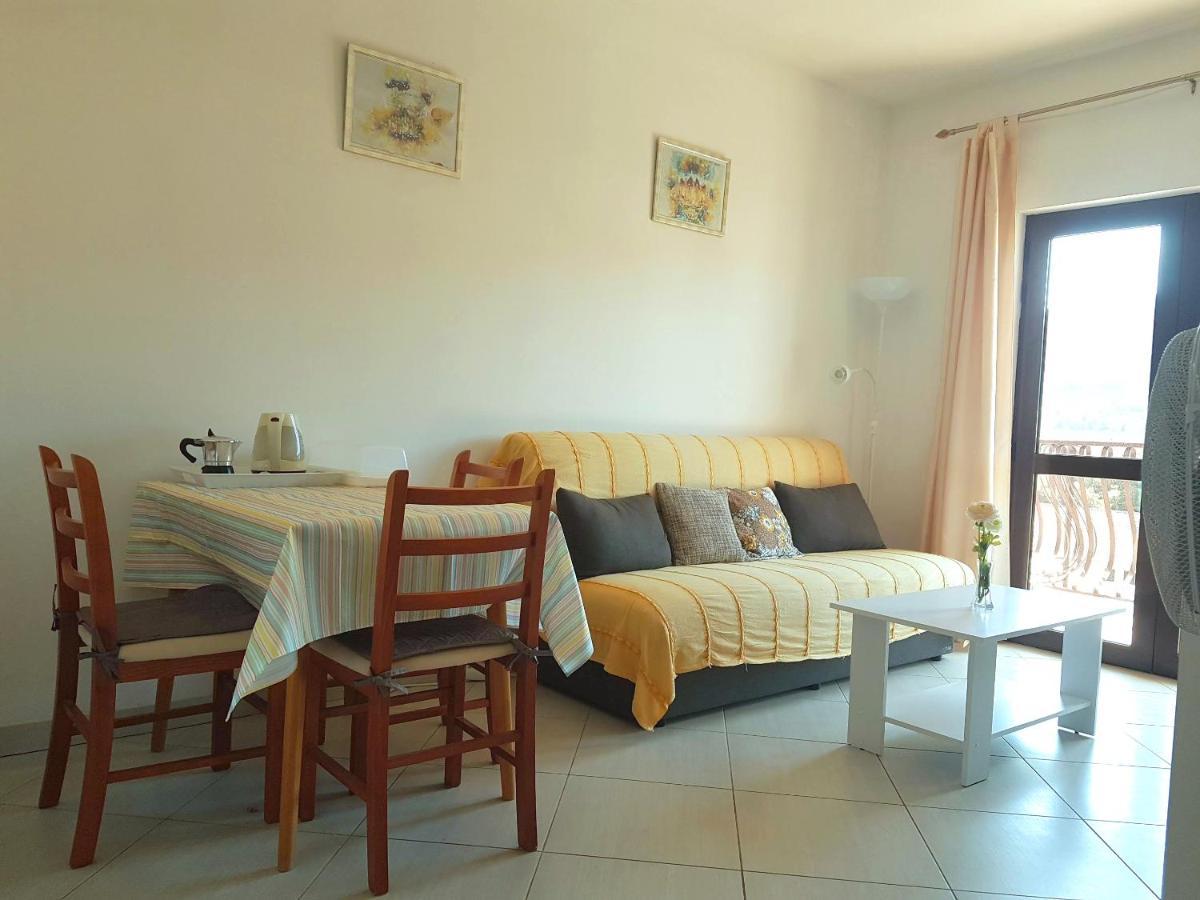 Apartmani Roic สตารีกราด ภายนอก รูปภาพ