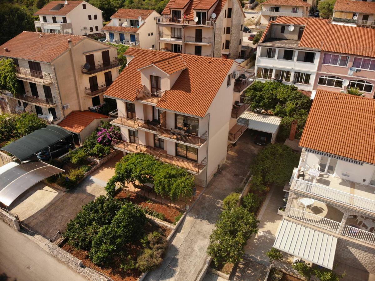 Apartmani Roic สตารีกราด ภายนอก รูปภาพ